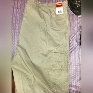 Wrangler Men's Cargo Pants in Olive
